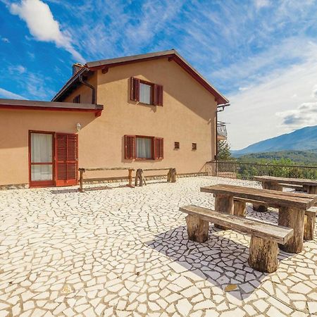 7 Bedroom Pet Friendly Home In Crni Kal Crni Kal  外观 照片