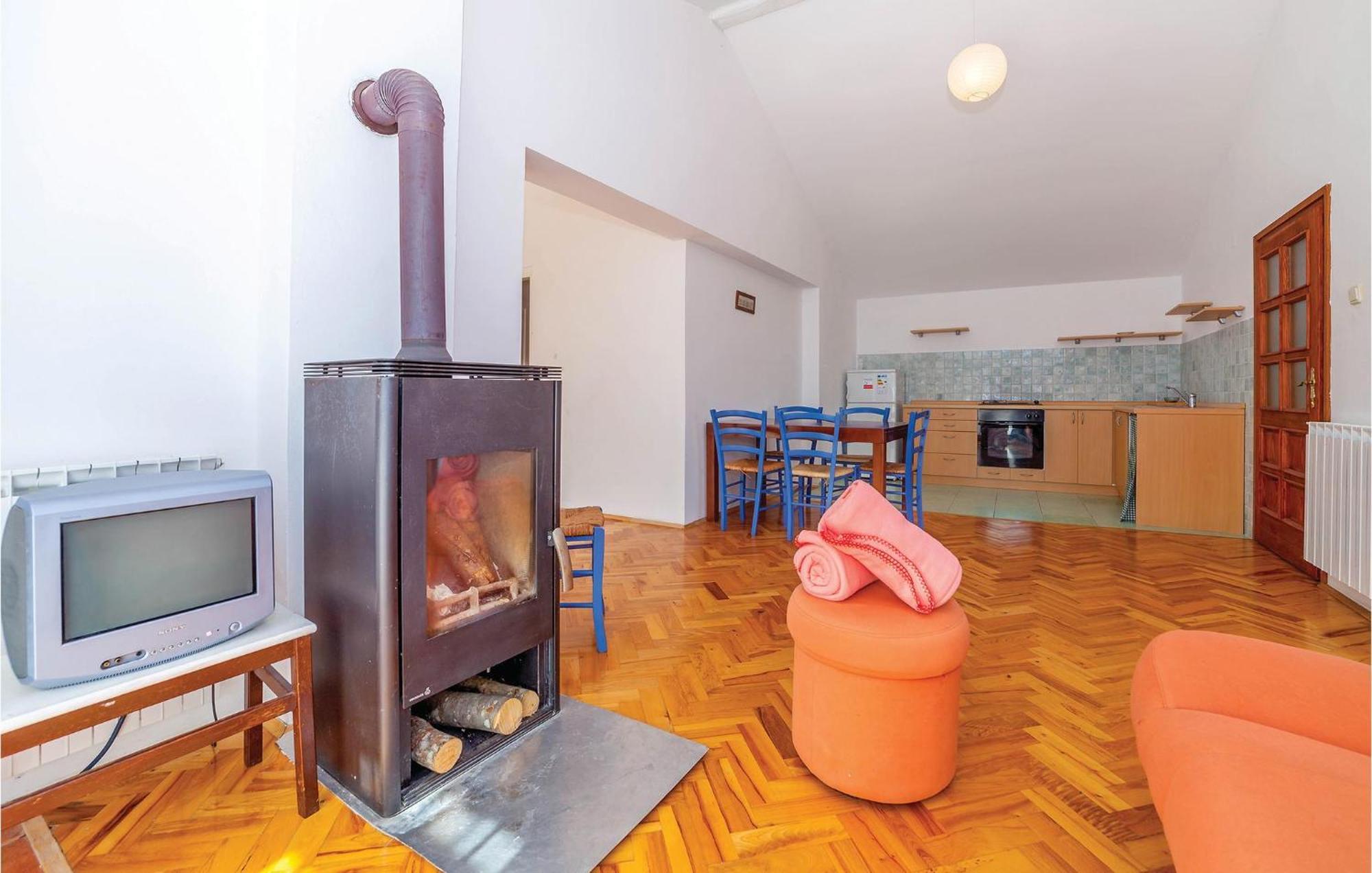 7 Bedroom Pet Friendly Home In Crni Kal Crni Kal  外观 照片