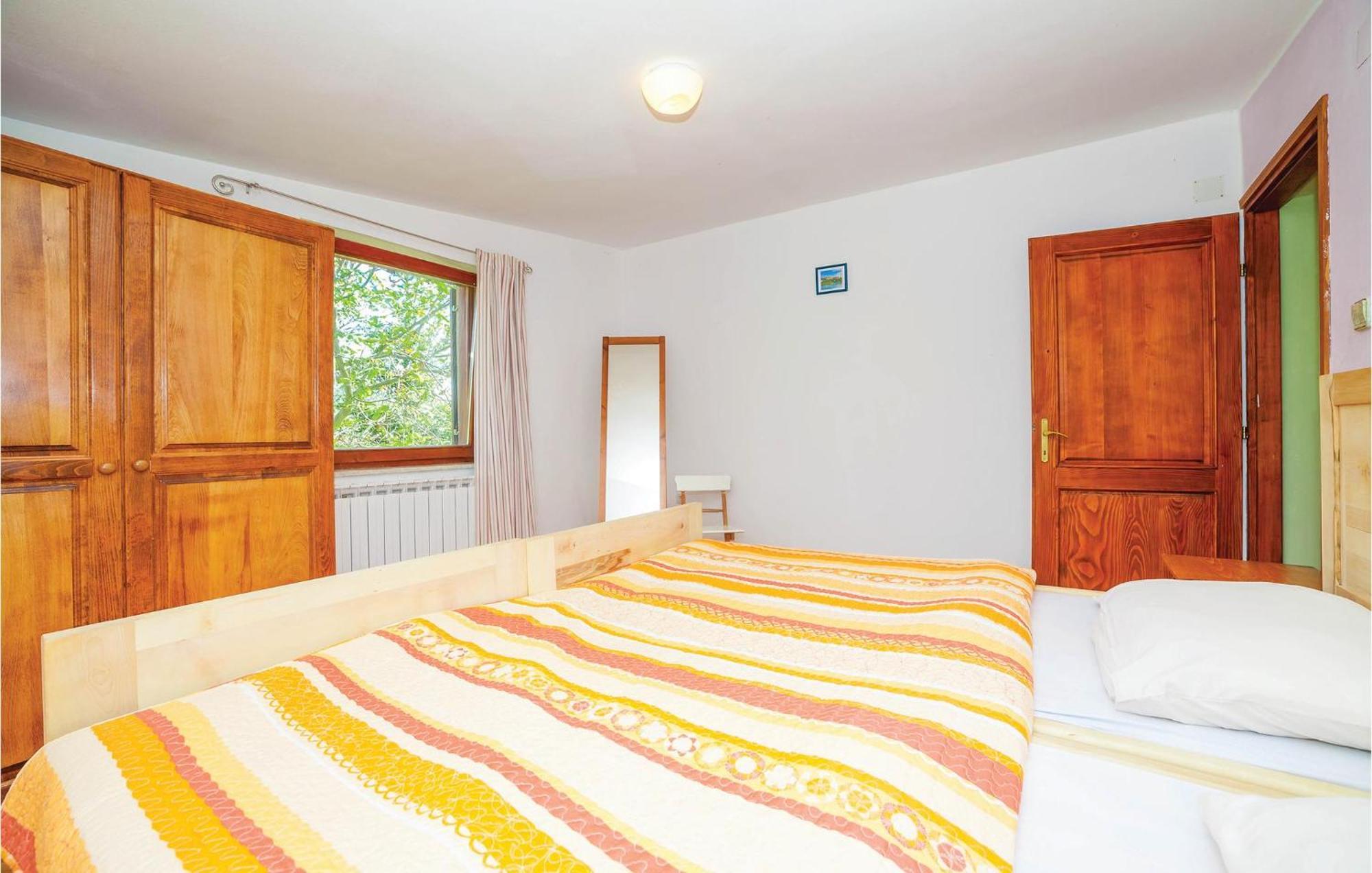 7 Bedroom Pet Friendly Home In Crni Kal Crni Kal  外观 照片