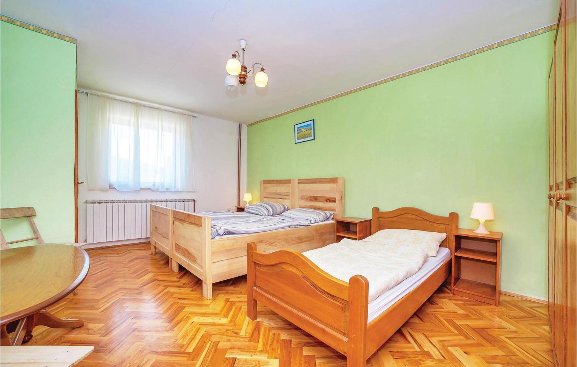7 Bedroom Pet Friendly Home In Crni Kal Crni Kal  外观 照片