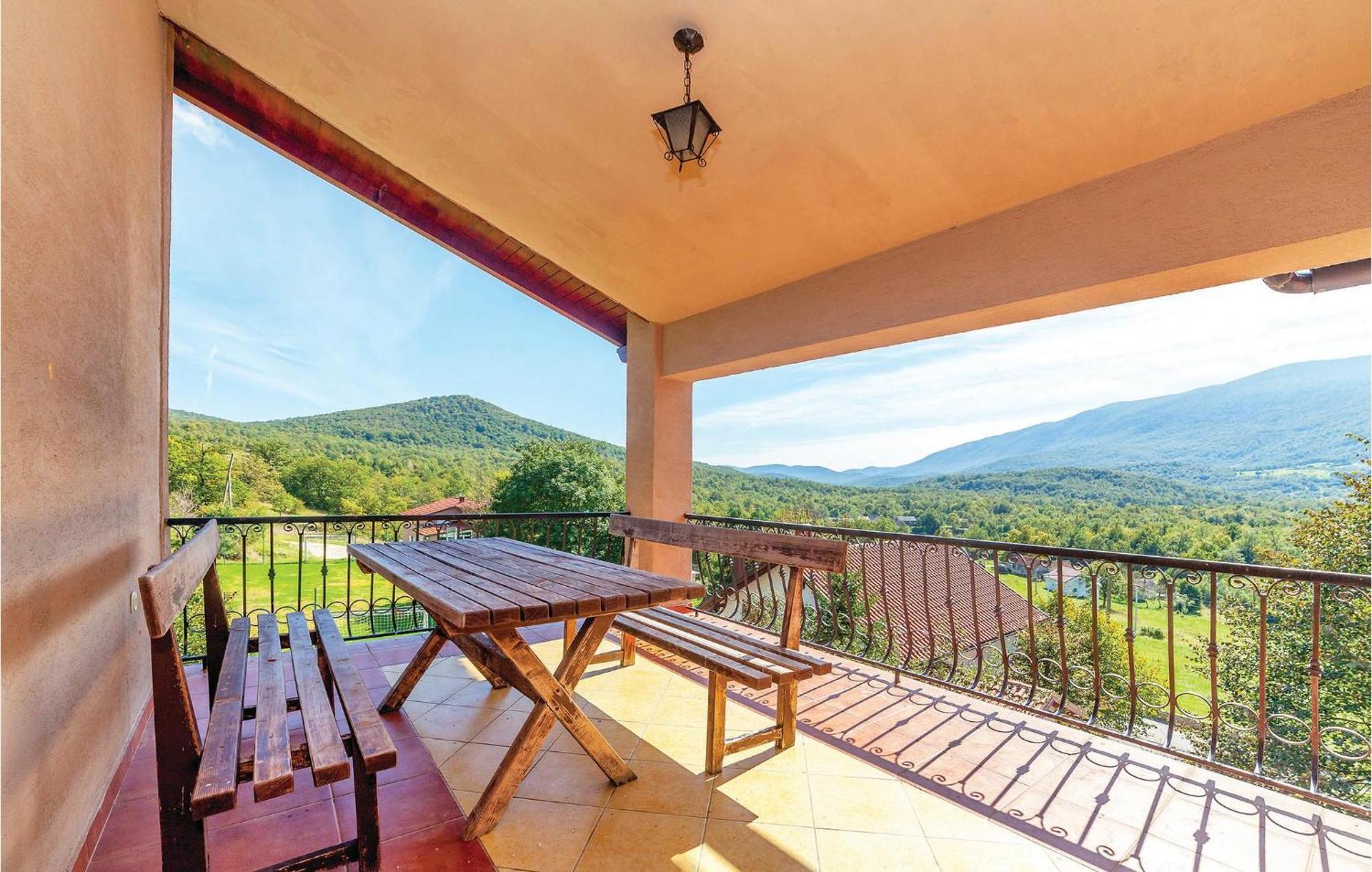 7 Bedroom Pet Friendly Home In Crni Kal Crni Kal  外观 照片