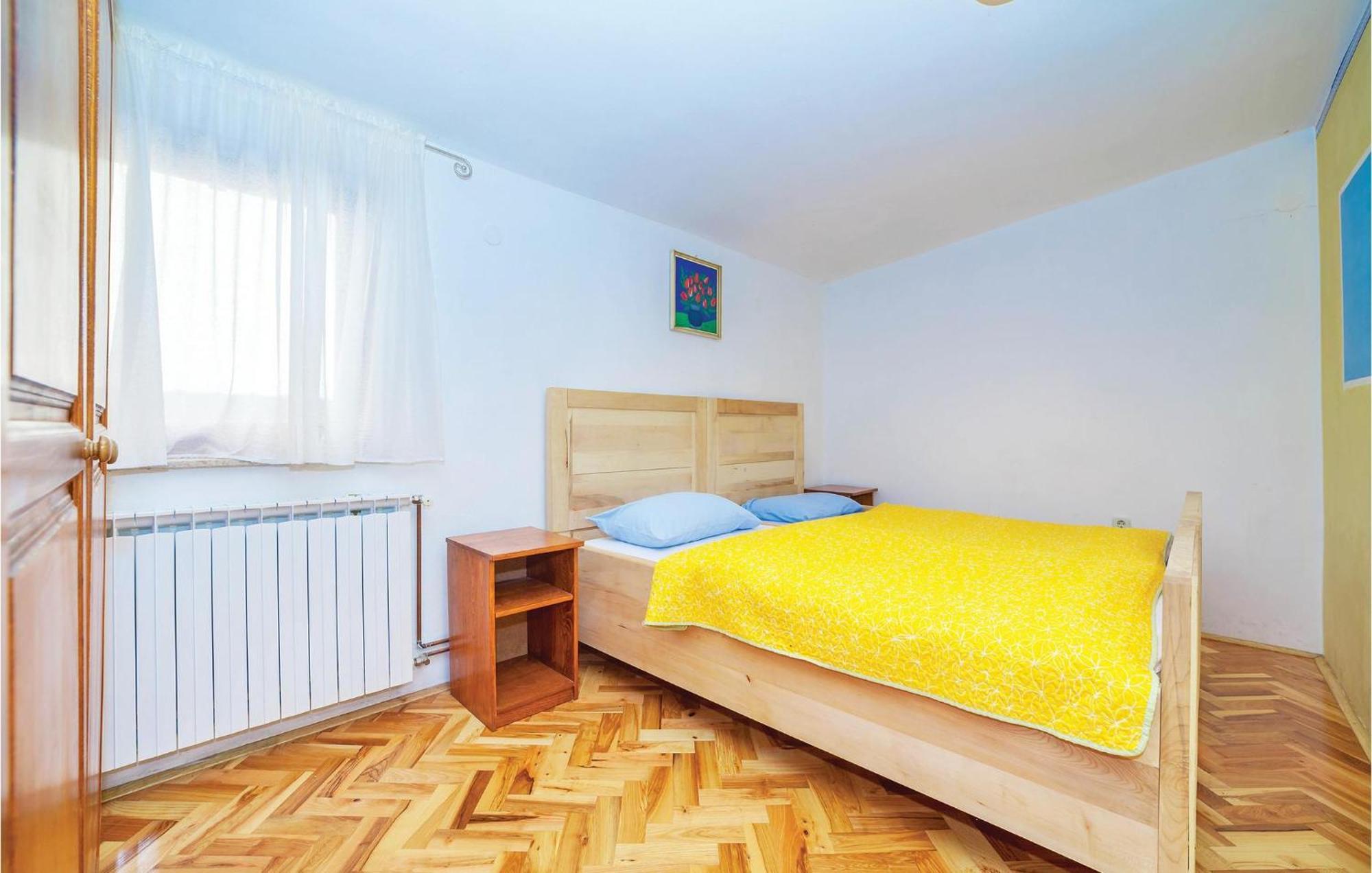 7 Bedroom Pet Friendly Home In Crni Kal Crni Kal  外观 照片