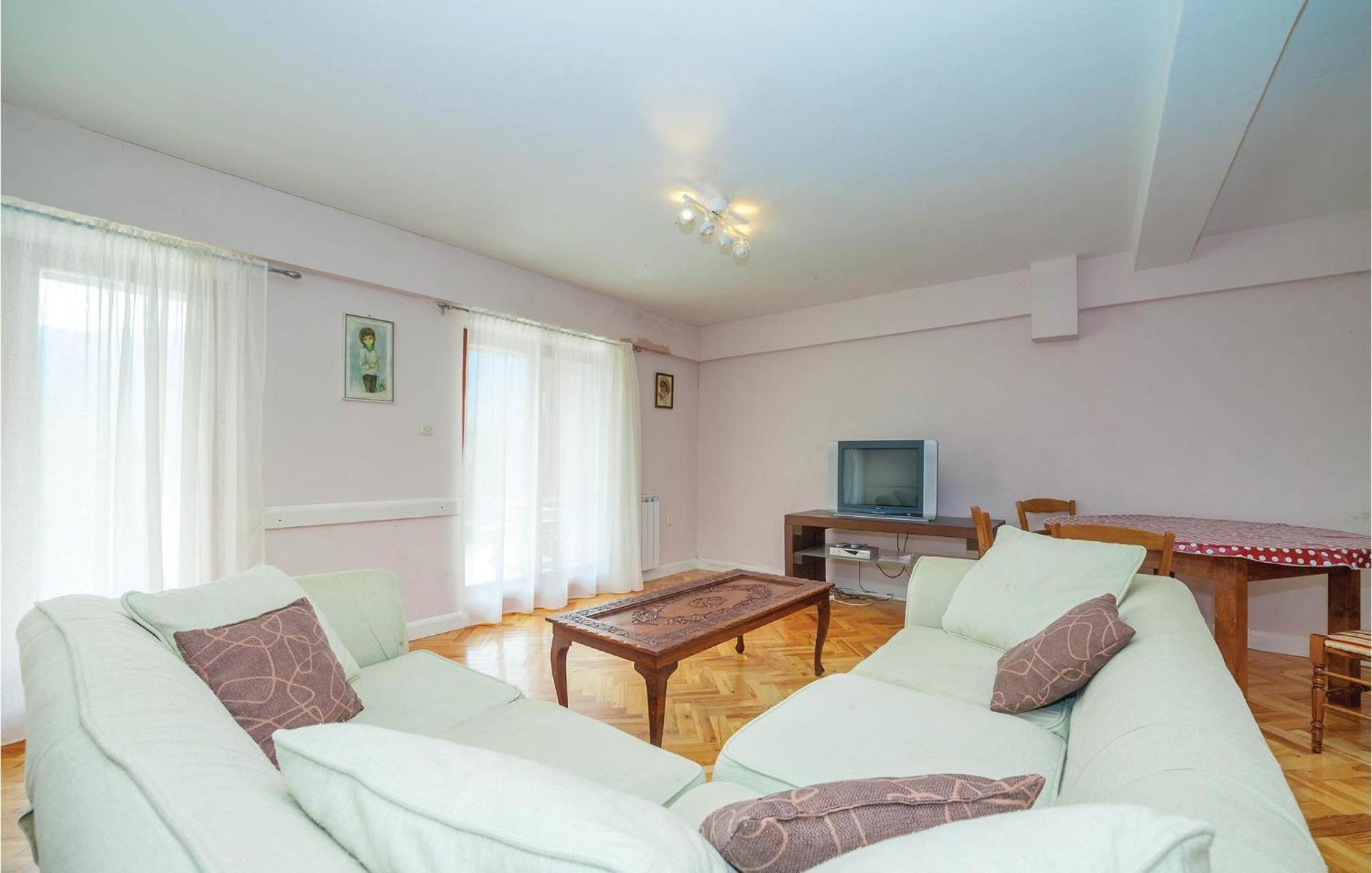 7 Bedroom Pet Friendly Home In Crni Kal Crni Kal  外观 照片
