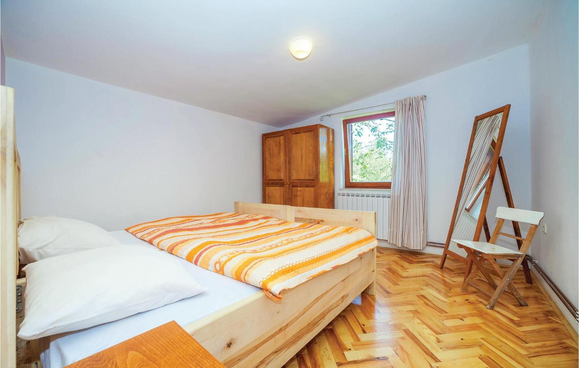 7 Bedroom Pet Friendly Home In Crni Kal Crni Kal  外观 照片