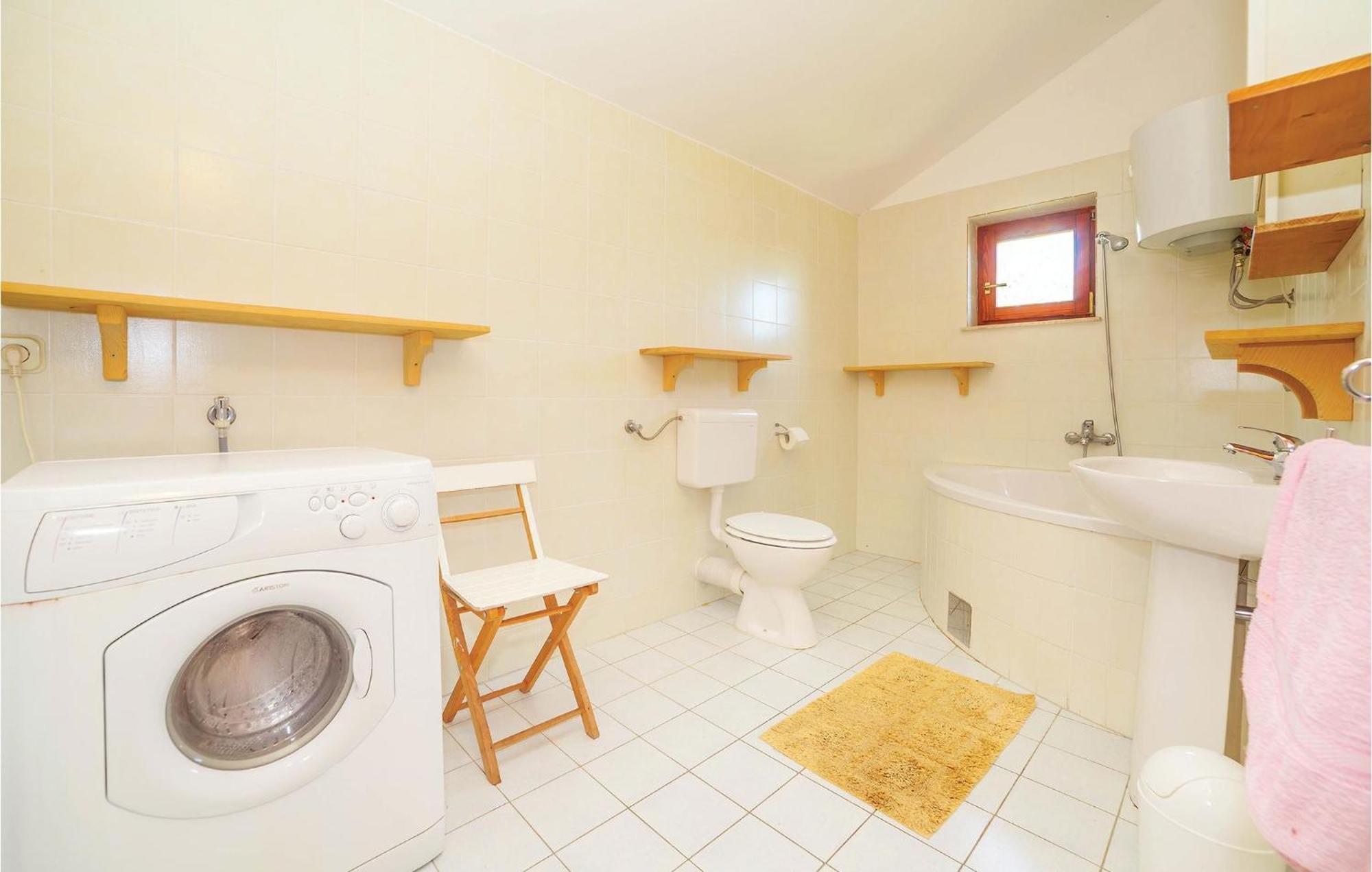 7 Bedroom Pet Friendly Home In Crni Kal 外观 照片