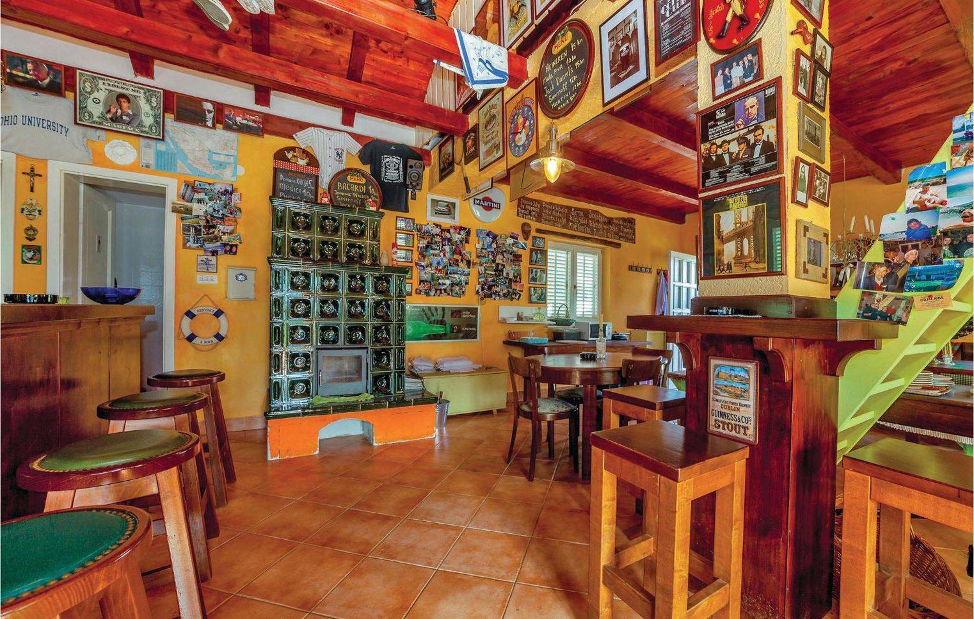 7 Bedroom Pet Friendly Home In Crni Kal Crni Kal  外观 照片