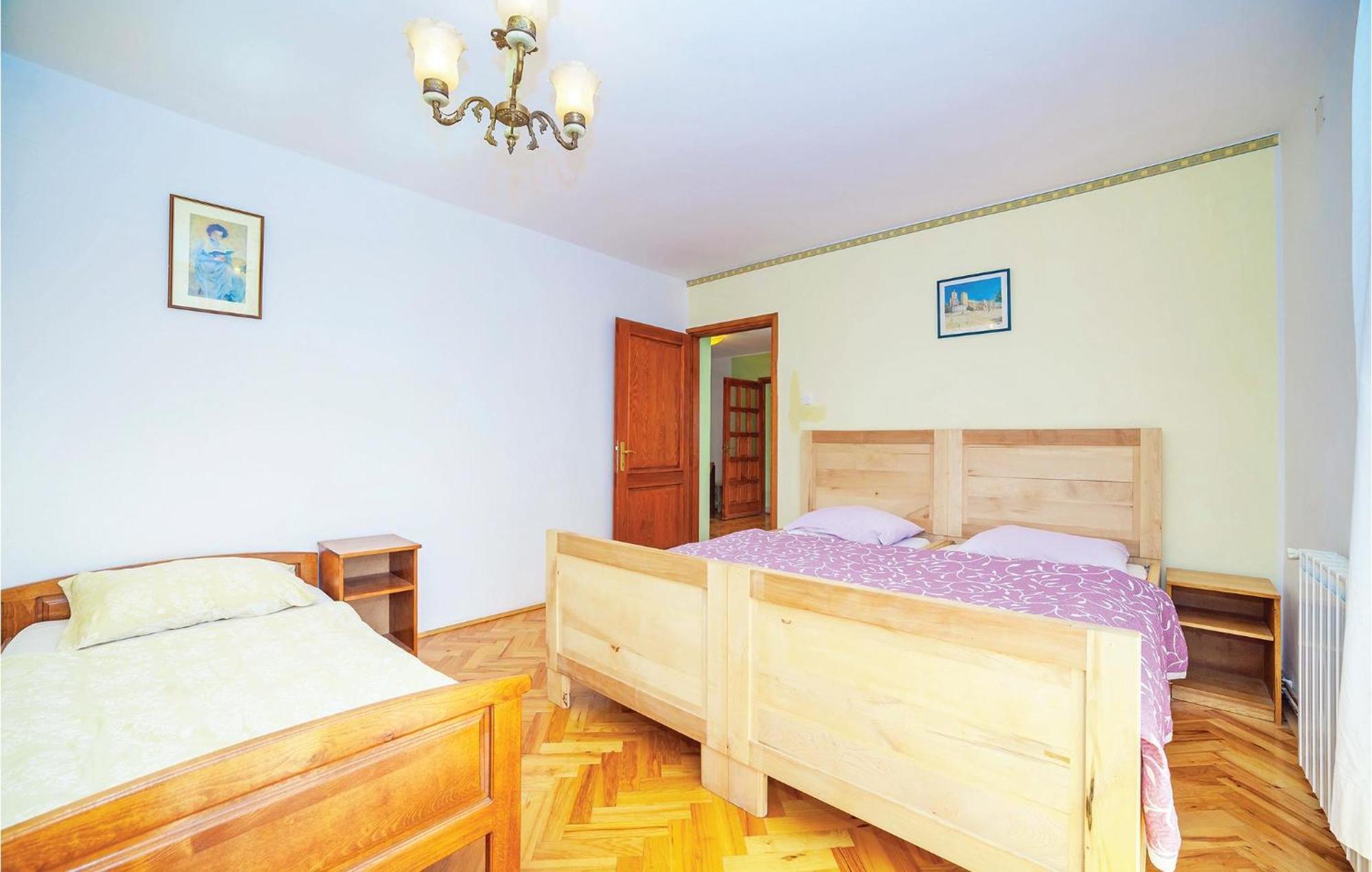 7 Bedroom Pet Friendly Home In Crni Kal 外观 照片