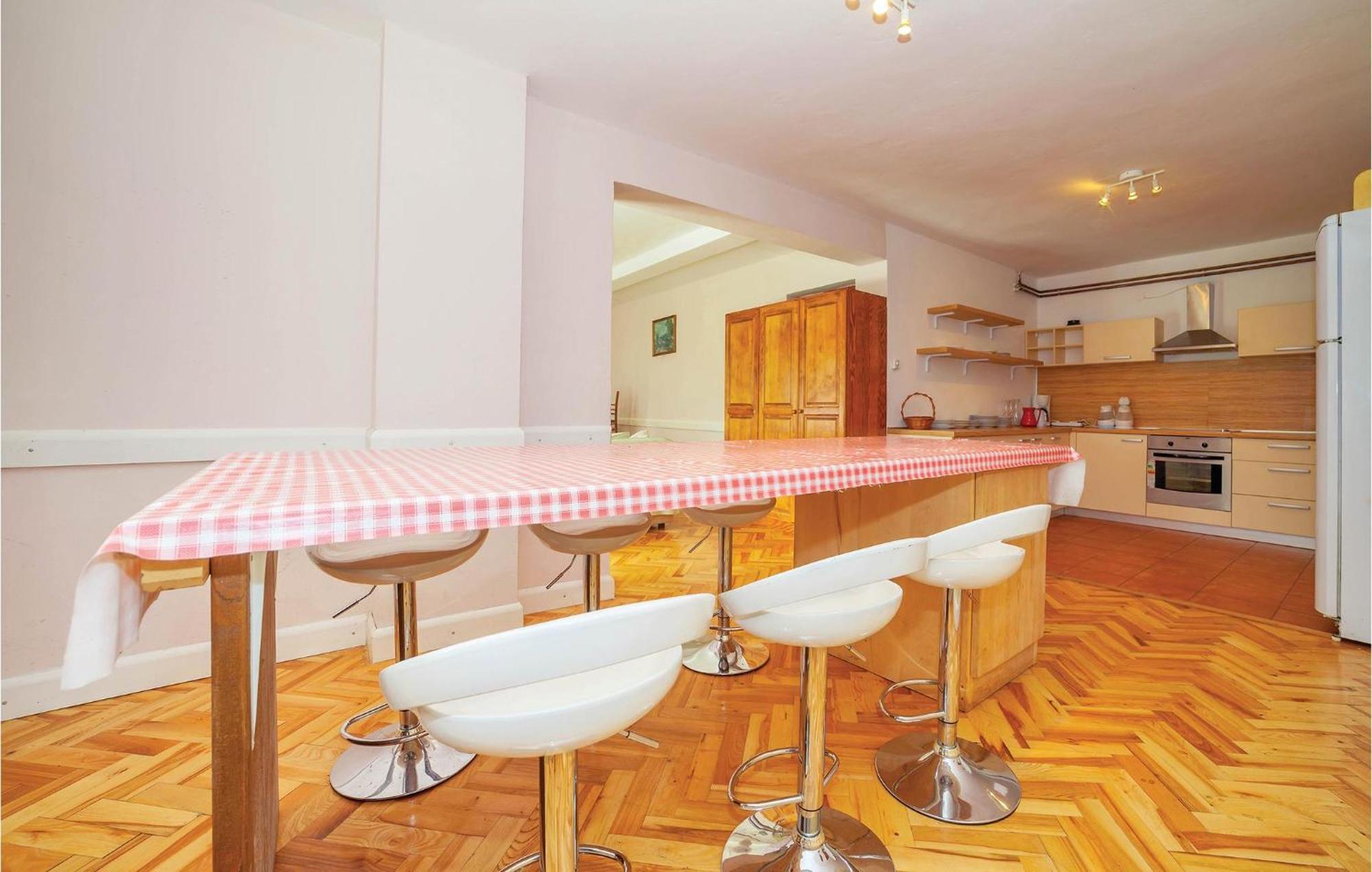 7 Bedroom Pet Friendly Home In Crni Kal Crni Kal  外观 照片