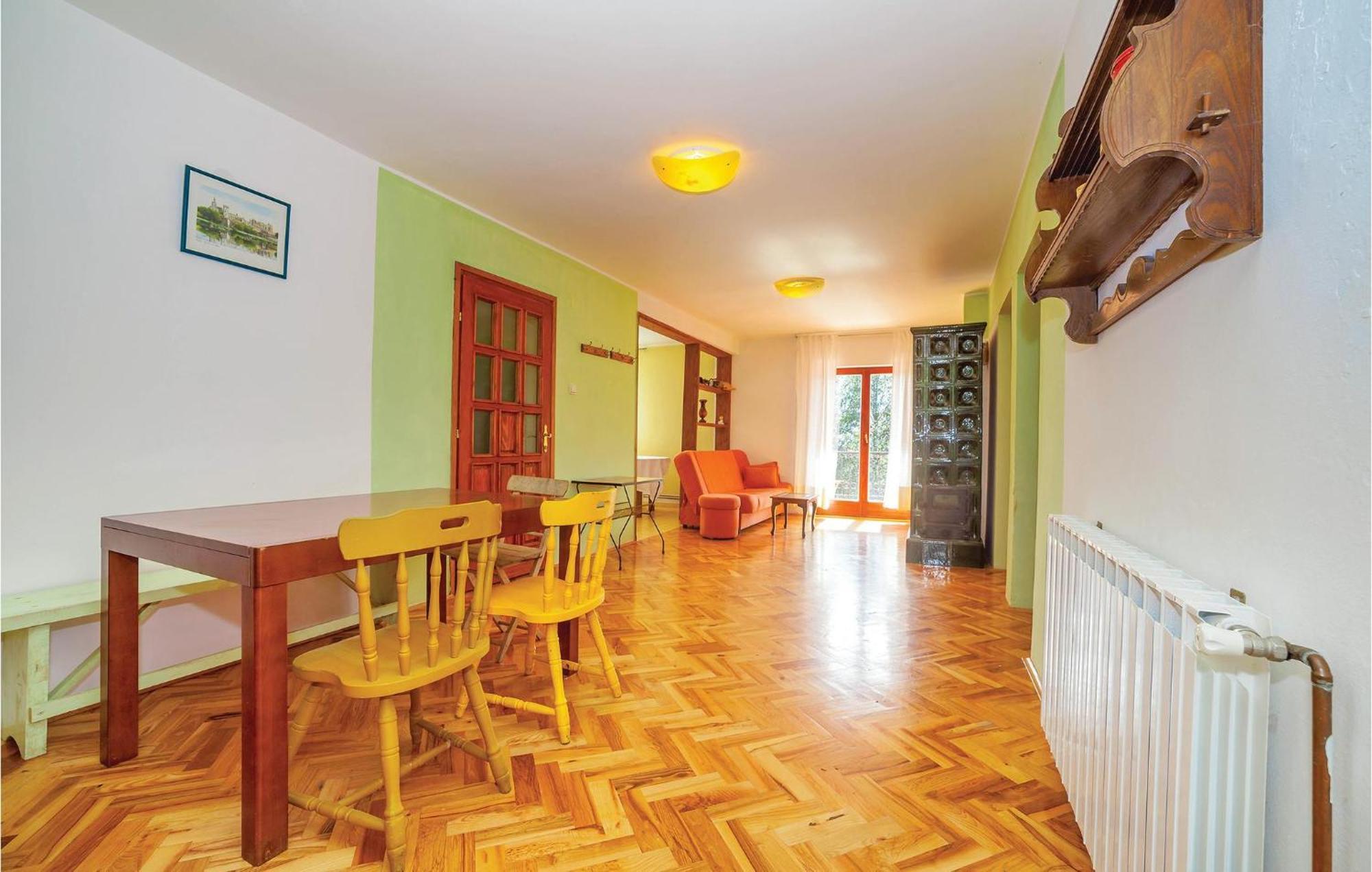 7 Bedroom Pet Friendly Home In Crni Kal 外观 照片