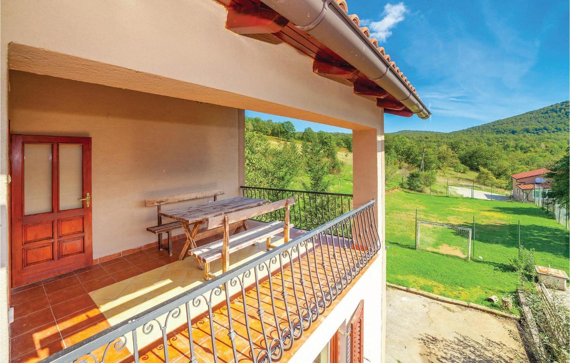 7 Bedroom Pet Friendly Home In Crni Kal Crni Kal  外观 照片